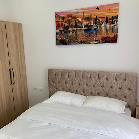 Hotel Restaurant Deso Shijak 외부 사진