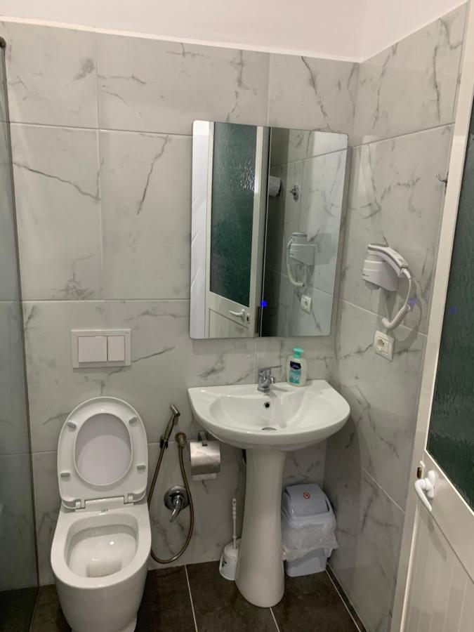 Hotel Restaurant Deso Shijak 외부 사진