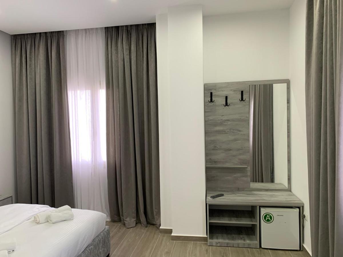 Hotel Restaurant Deso Shijak 외부 사진