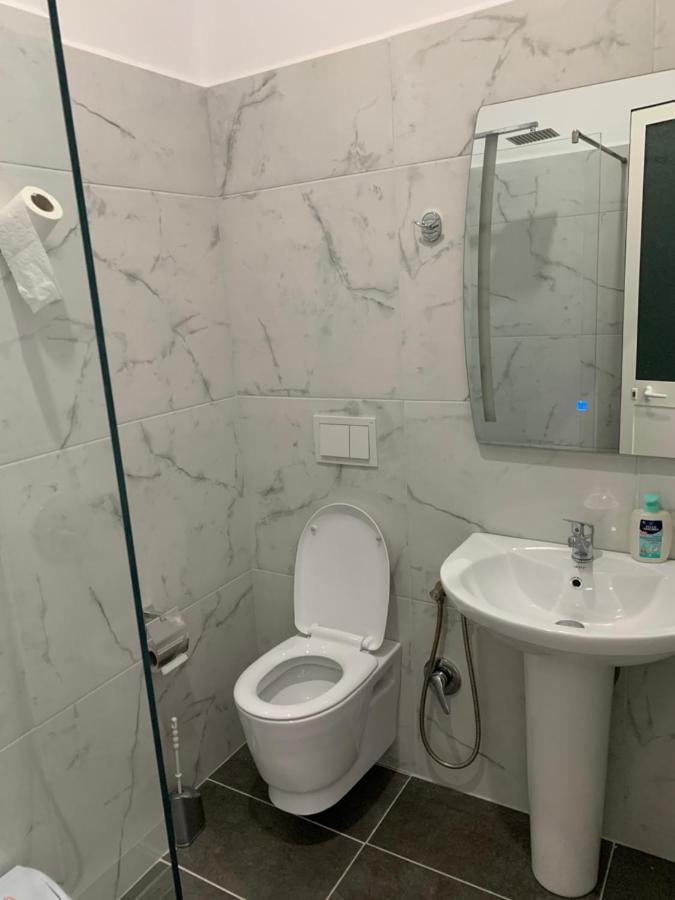 Hotel Restaurant Deso Shijak 외부 사진