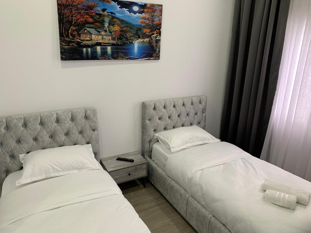 Hotel Restaurant Deso Shijak 외부 사진