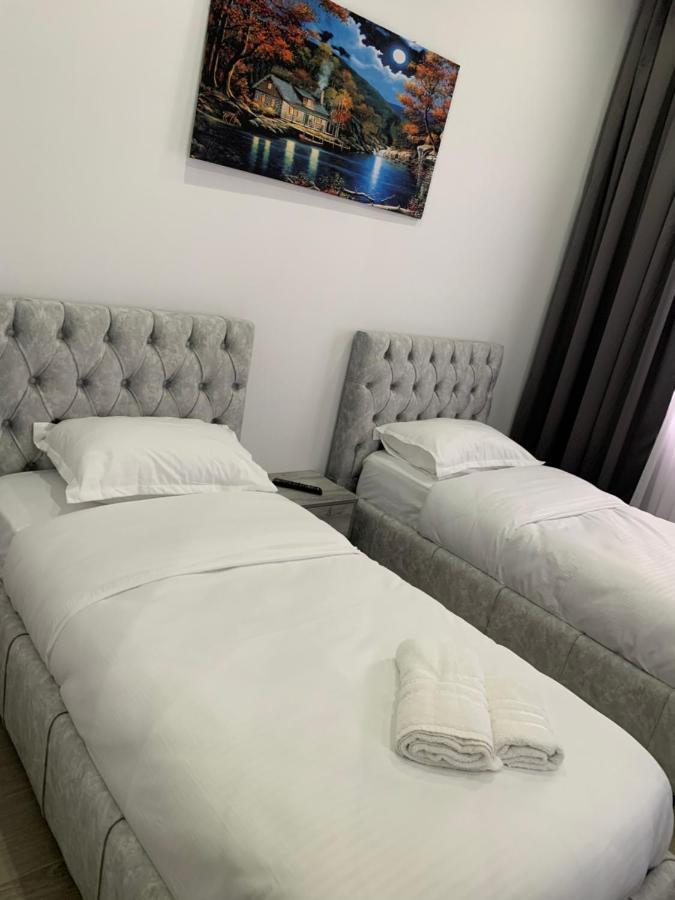 Hotel Restaurant Deso Shijak 외부 사진