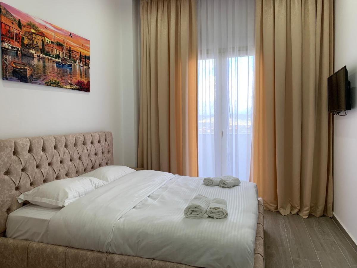 Hotel Restaurant Deso Shijak 외부 사진