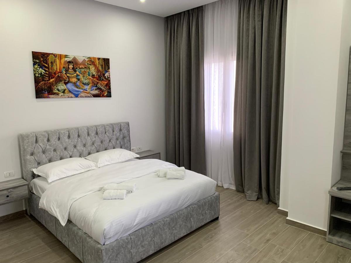Hotel Restaurant Deso Shijak 외부 사진
